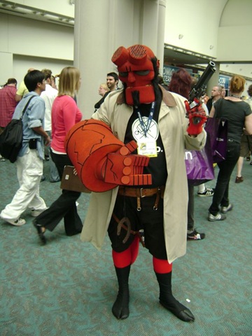 [Con Costumes 018[2].jpg]