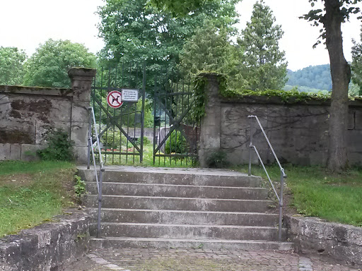 Eingang Friedhof