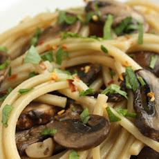 Spaghetti with Mushrooms, Garlic and Oil