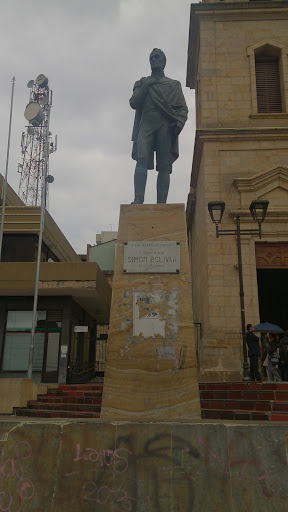 Simón Bolívar Estatua