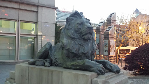 Pufa Tower Peaceful Lion