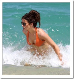 Kate Beckinsale en la playa 3