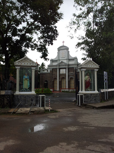 Gampaha Holy Cross Church ගල් පල්ලිය