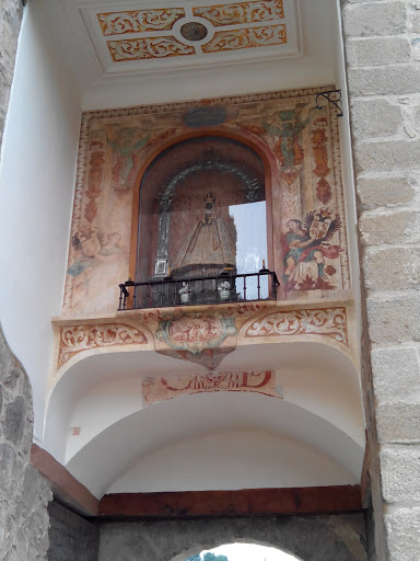 Imagen De La Virgen En El Portal San Martin