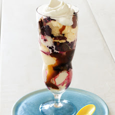 Crushed-Blackberry Sundaes With Caramel Sauce