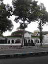 Masjid pinggir jalan