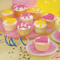 Cake with Buttercream Decorating Frosting