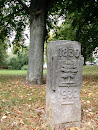 1830-1930 Tree 100th Bday Memorial Stone