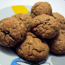 Moist Oatmeal Cookies