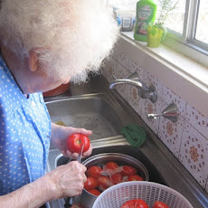 Nonna's fresh tomato sauce for pasta