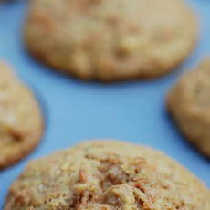 Moist and Low Fat Carrot-Raisin-Apple-Muffins