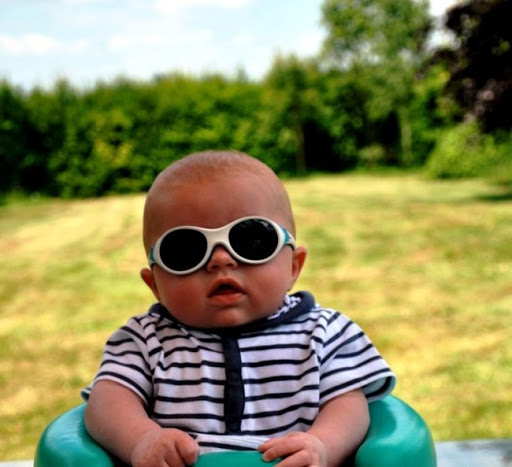 Occhiali per neonati: anche i più piccoli hanno bisogno di proteggersi dai raggi solari!