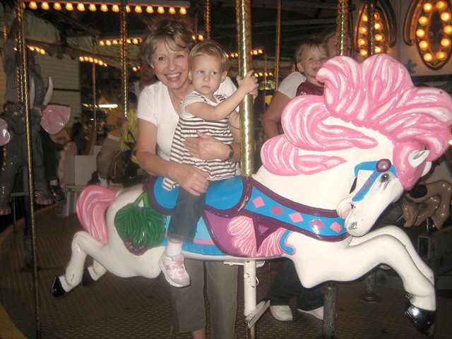[merry go round[4].jpg]