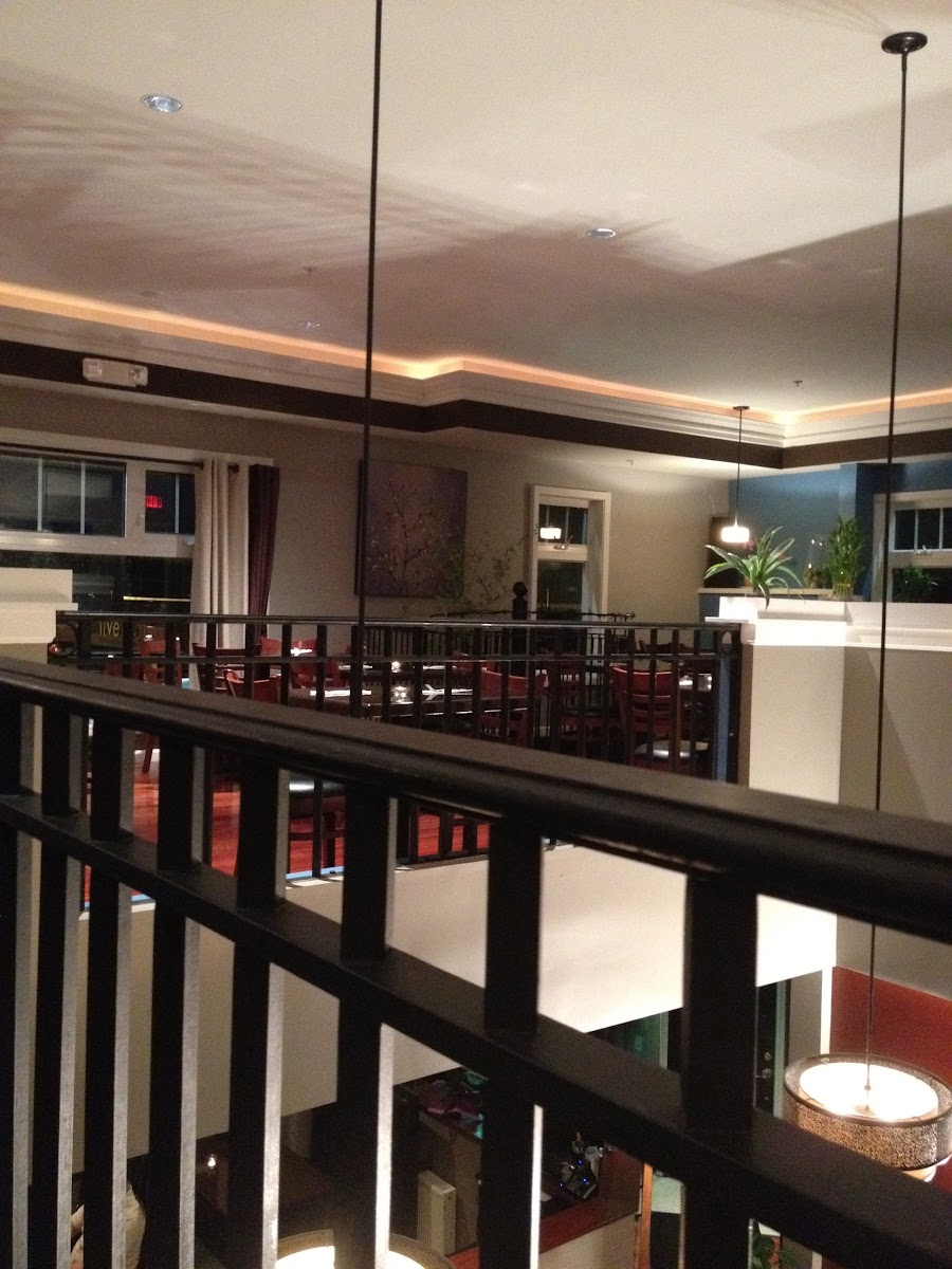 2 levels of dinning areas, cozy and beautiful, great place to bring  your friends and families here.