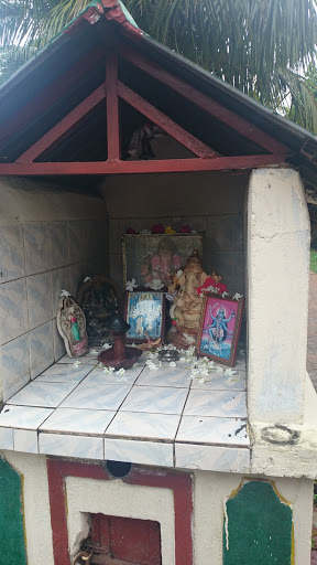 Shrine @ The Entrance of Kadireshwaran Kovil