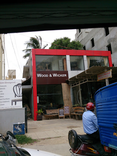Wood & Wicker 