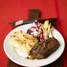 Steak with Wine Sauce and Potato Gratin