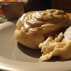 Copycat Cinnabon Rolls With Icing