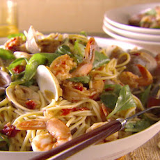 Spaghetti with Pinot Grigio and Seafood