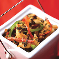 Stir-Fried Chicken with Bell Peppers and Snow Cabbage