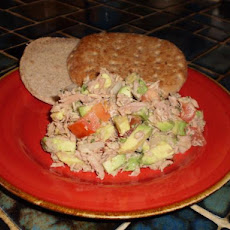 Avocado Tuna Salad in Pita Bread