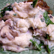 Garlic Mashed Potatoes With Mushrooms and Arugula (Rocket)
