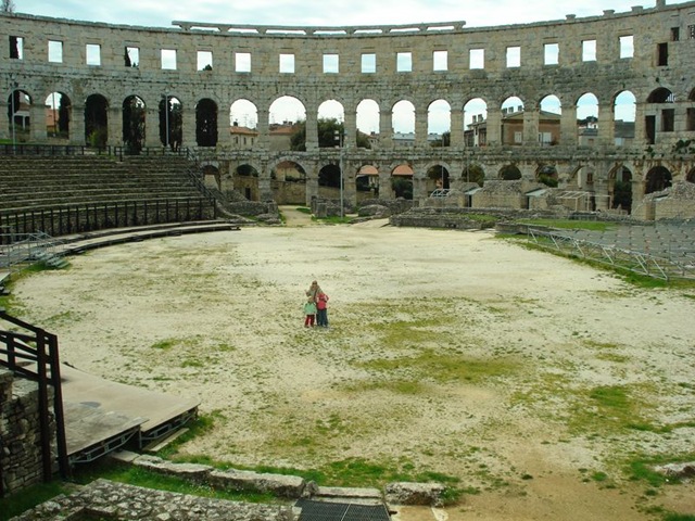 [ARENA GLADIATORS[2].jpg]