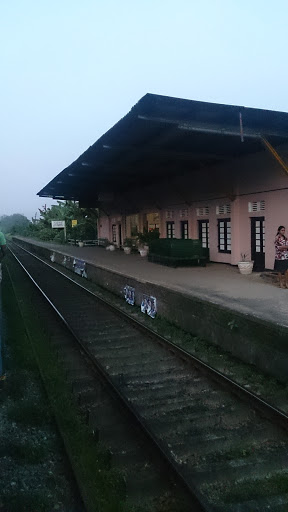 Batuwaththa Railway Station 