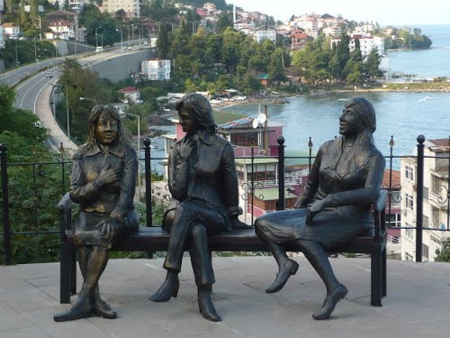 Three Girl Statue