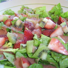 Greens With Strawberries and Kiwi (Ww)