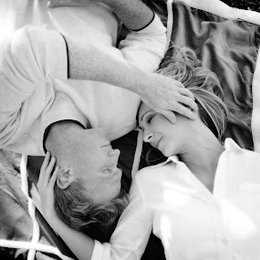 soft touch by Scott Nelson - Portrait & People Couples