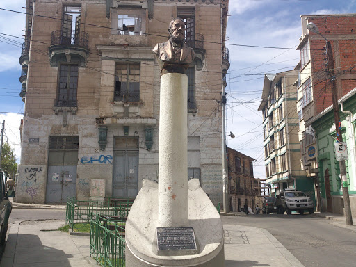 T. Frías Monument