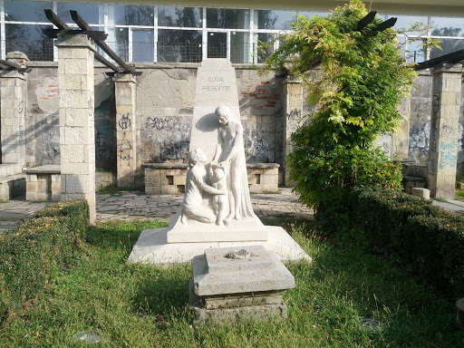 Elena Pherekyde Statue
