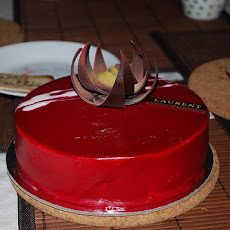 White Chocolate Mousse Cake With Raspberries