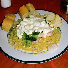 Shrimp Fettuccine in Garlic Cream Sauce