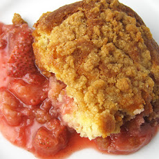 Warm Strawberry Crumb Cake