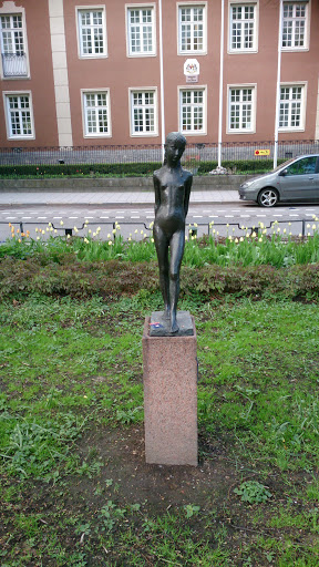 Mimi Statue