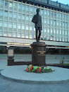 Памятник Попову А.С. у эспланады