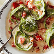 Three-Cheese Spinach Tortelloni with Tomato-Garlic Cream