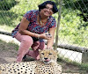 Gambar preview Edyaan, Istri di Terkam Cheetah Suami Sibuk motret