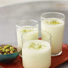 Yogurt-Pistachio Smoothies