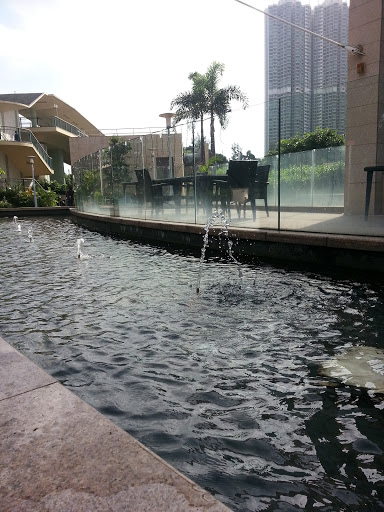 池畔音樂噴泉