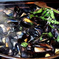 Thai Steamed Mussels