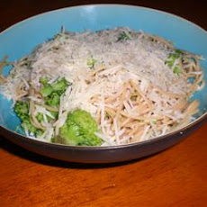 Bow Tie Pasta with Broccoli, Garlic, and Lemon