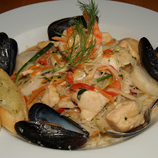 Fettuccine with Shrimp, Scallops and Mussels