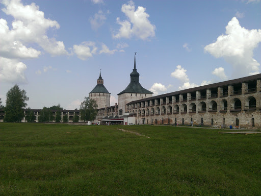 Южная башня К-Б монастыря