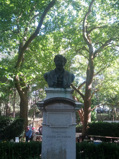 Estatua Rafael Bordalo Pinheiro
