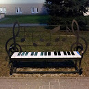 Piano bench