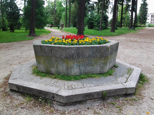 Donica kwiatowa Park Grabiszyński