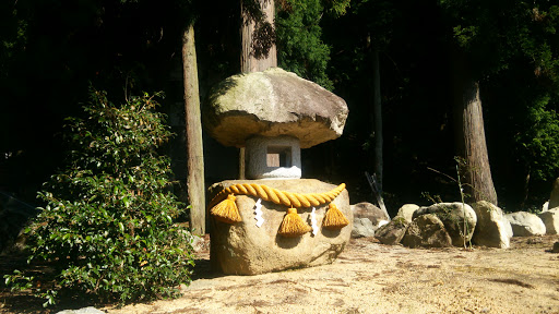 諏訪神社　灯籠